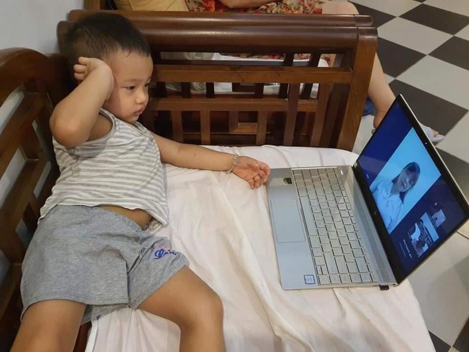 1.001 tư thế khi học online của lớp 1 - Hài hước - Việt Giải Trí
