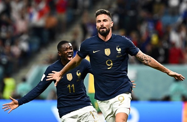 Olivier Giroud trong màu áo đội tuyển Pháp