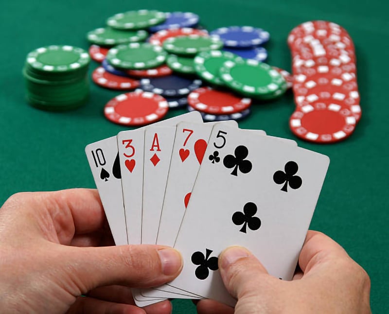 Lừa đảo là gì? Những điều người đặt cược cần biết về Bluff Poker
