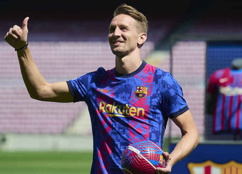 Luuk de Jong xứng đáng được fan Barcelona tôn trọng hơn | Bóng Đá