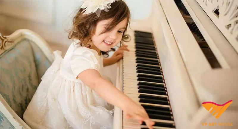 Học đàn piano có tác dụng gì cho trẻ?